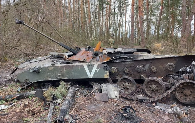 На Херсонщині окупанти запасаються цивільним одягом, готуючись до втечі – Братчук