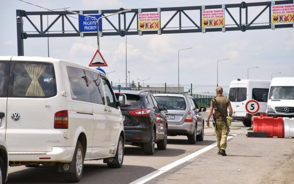 Львів’янин переправляв ухилянтів за кордон під виглядом волонтерів