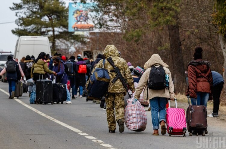 З України виїхали майже 8 мільйонів біженців