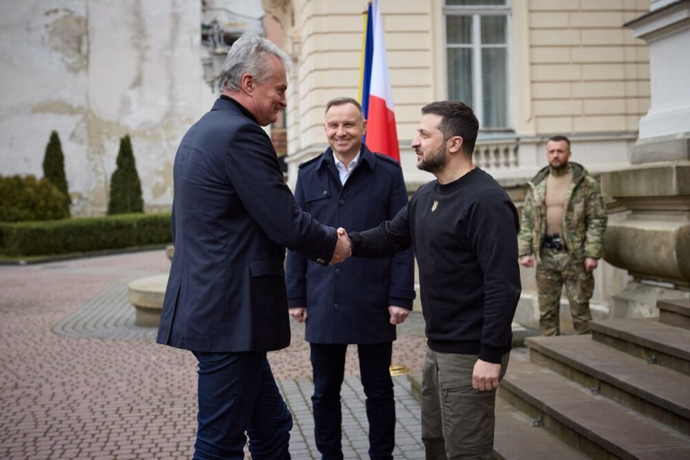 Лідери України, Польщі та Литви підписали у Львові декларацію президентів Люблінського трикутника. Оновлено