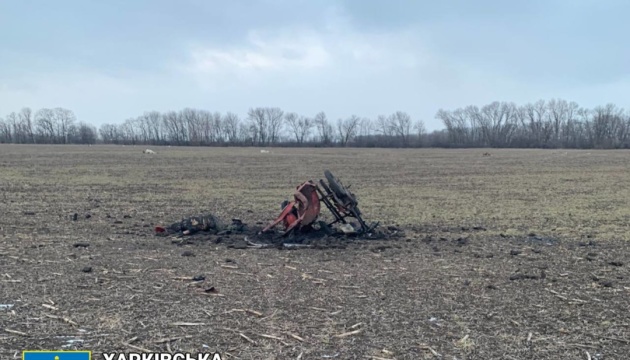 На Харківщині двоє людей підірвались на міні, коли їхали на мотоциклі