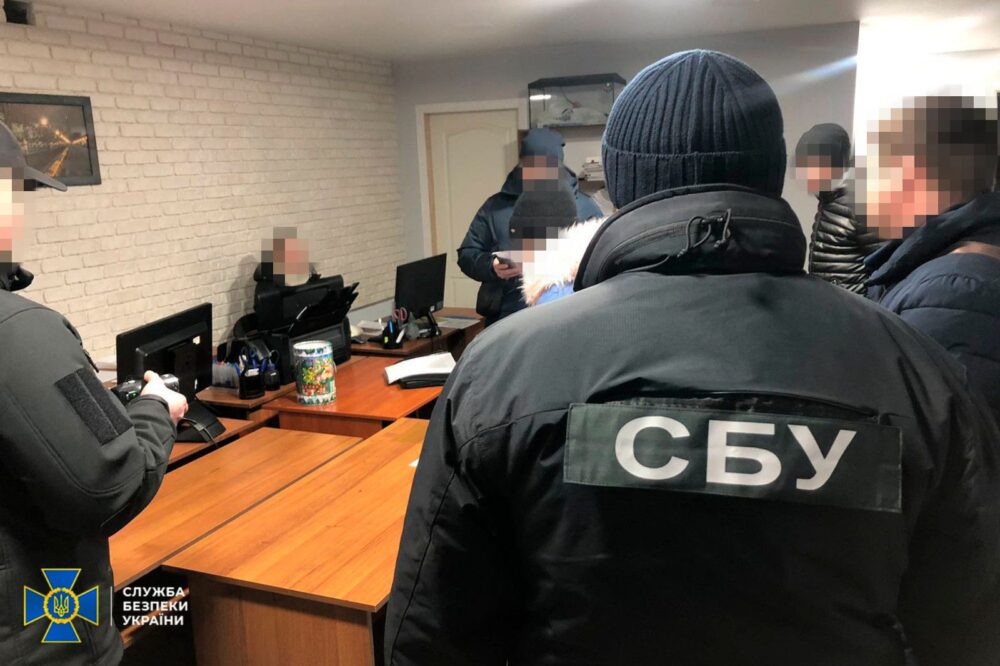 Керівництво Сумської ОВА викрили на розкраданні грошей, що йшли на відбудову