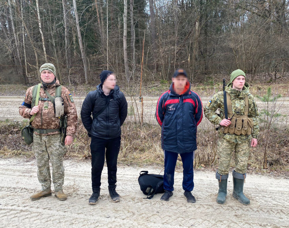 На Волині затримали двох ухилянтів, які хотіли потрапити в Польщу через ліс