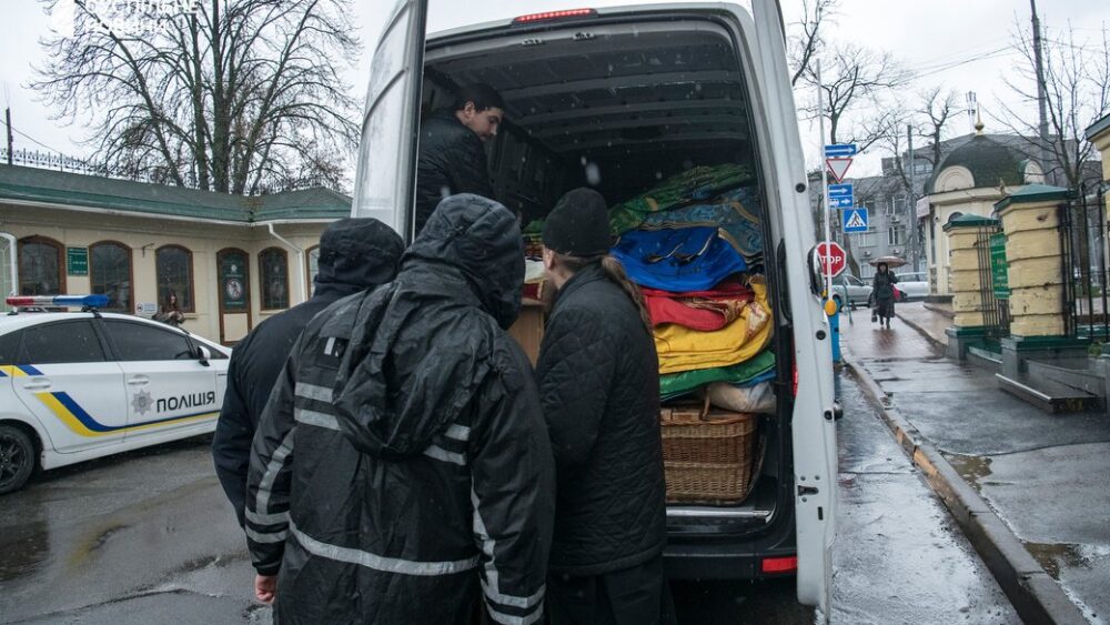 Поліція перевіряє всі речі, які УПЦ МП вивозить із Лаври