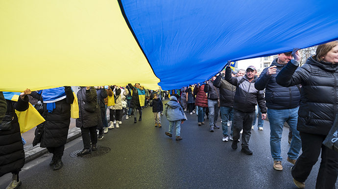 2% українців позитивно ставляться до росіян. Опитування