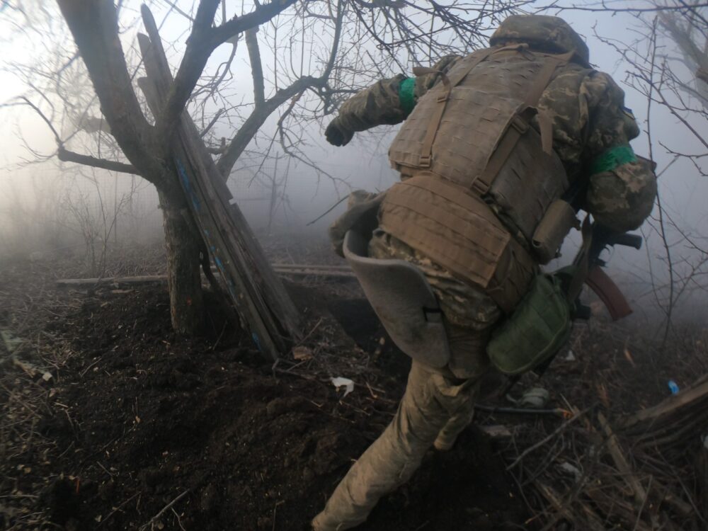 У Бахмуті в ближніх боях прикордонники відбили атаку російських штурмовиків