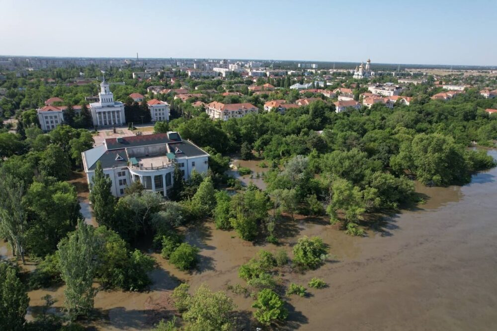 У Херсонській ОВА доповіли про ситуацію через підрив Каховської ГЕС