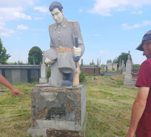 На Львівщині демонтували ще один пам’ятник радянському солдату