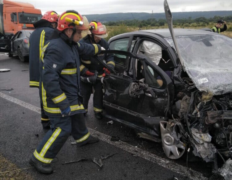 На Франківщині внаслідок зіткнення чотирьох автівок загинула людина