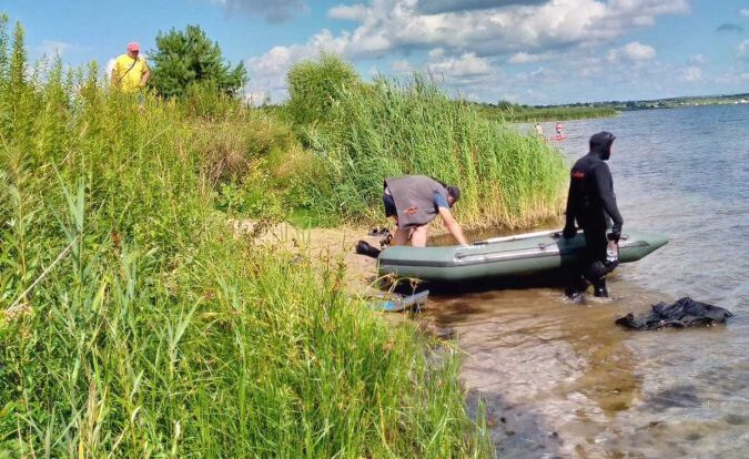 З озера на Львівщині дістали тіло хлопця, якого шукали два тижні