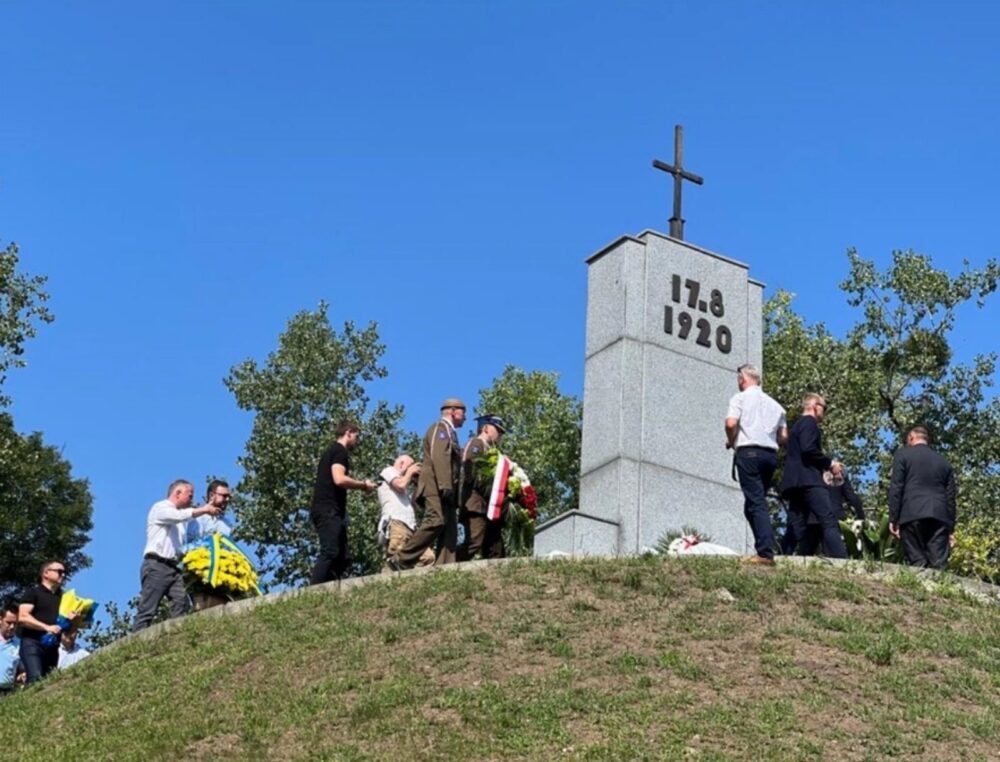 На Львівщині вшанували пам’ять польських бійців, які загинули у битві з більшовиками