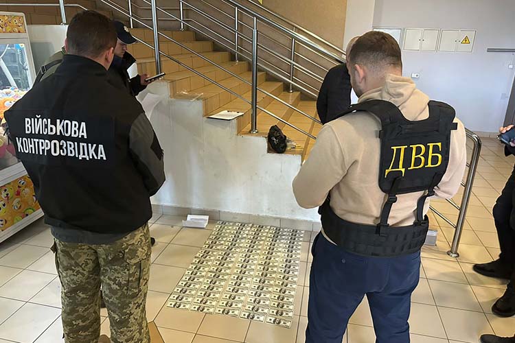 Мешканець Тернопільщини допомагав військовозобов’язаному виїхати за кордон