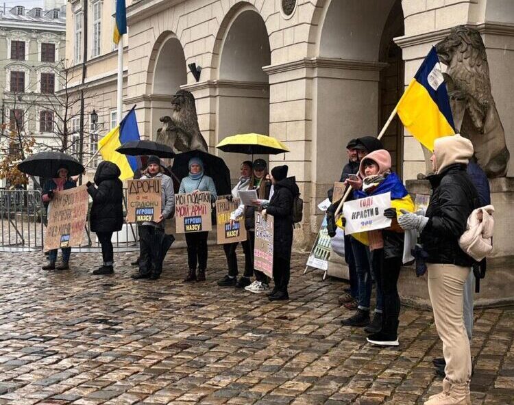 Обласні центри на благоустрій витратили утричі більше, ніж на оборону