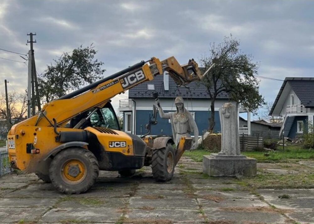 На Львівщині два райони повністю позбулися усіх радянських пам’яток