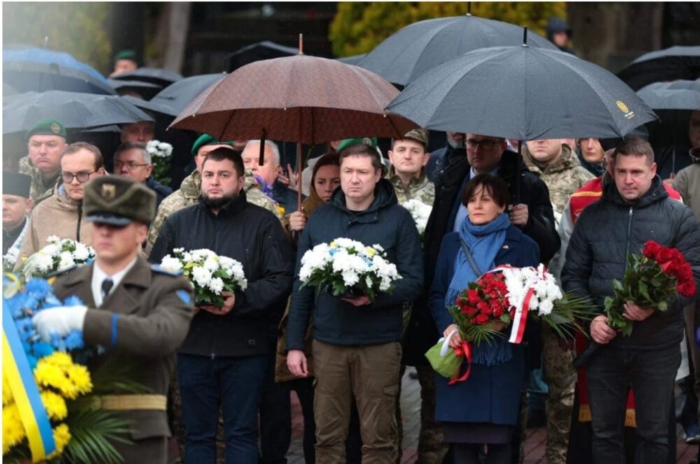 У День Гідності та Свободи на Личакові вшанували пам’ять полеглих Героїв