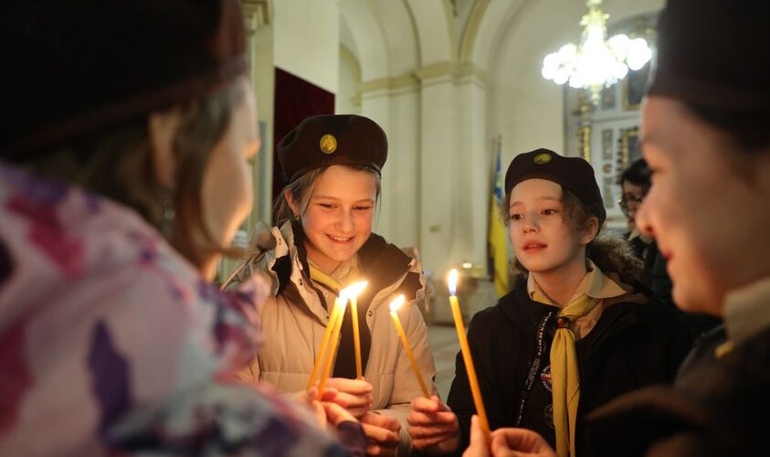 Вифлеємський вогонь миру передали Львівській громаді