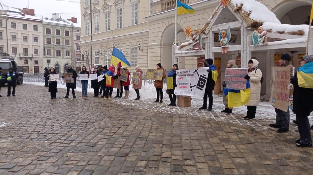 У Львові вчергове пікетували Садового проти некритичних витрат