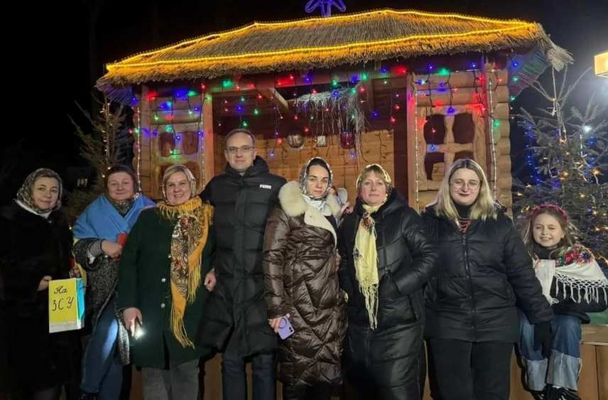 Мешканці трьох сіл на Львівщині наколядували пів мільйона на ЗСУ