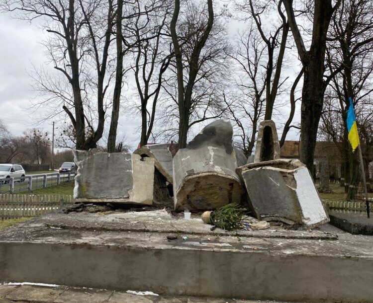 На Львівщині завершена декомунізація виявлених памʼятників радянської доби