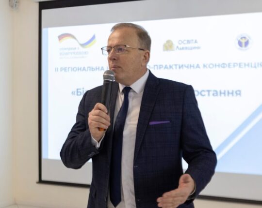 Львівщина стала лідером за результатами НМТ: Олег Паска подякував освітянам області