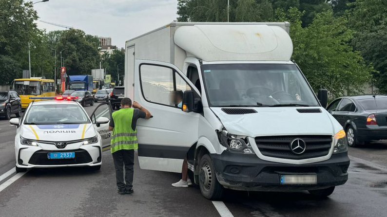 У Львові автомобіль на смерть збив жінку