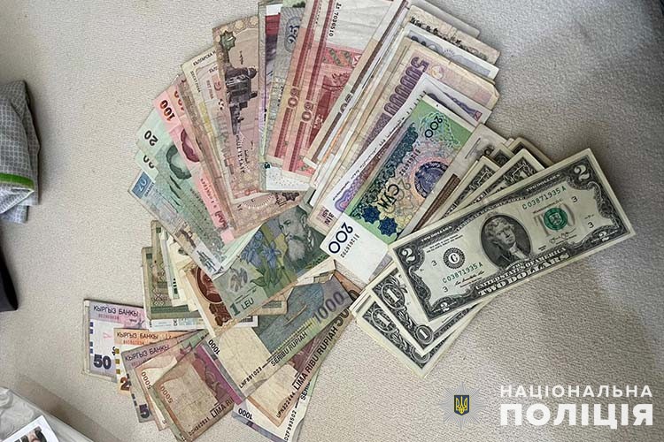 У Тернополі затримали злодіїв, які обікрали квартири на 2 млн грн