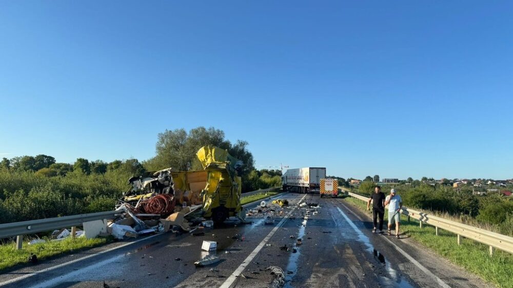 Внаслідок аварії на Львівщині загинули двоє водіїв