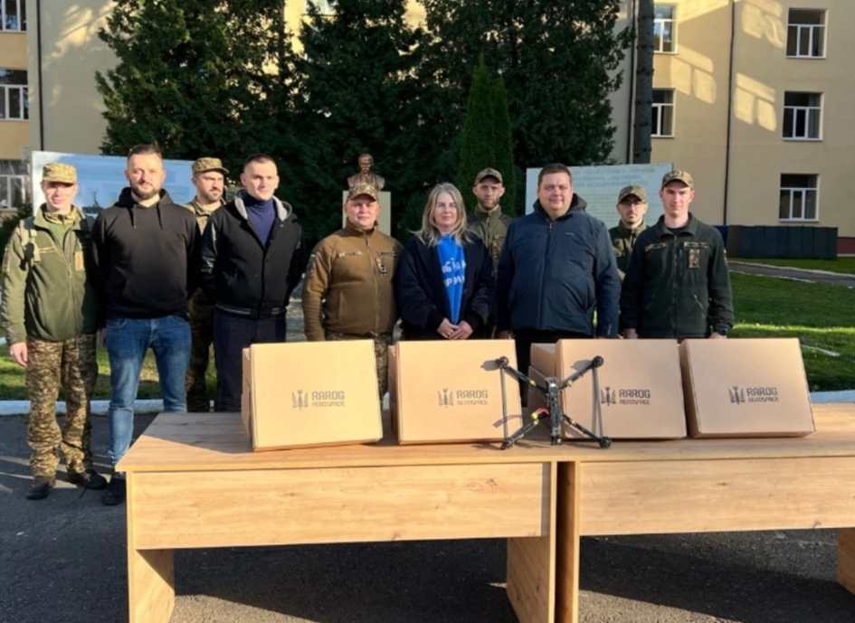 Зі Львівщини на фронт передали чергову партію FPV-дронів