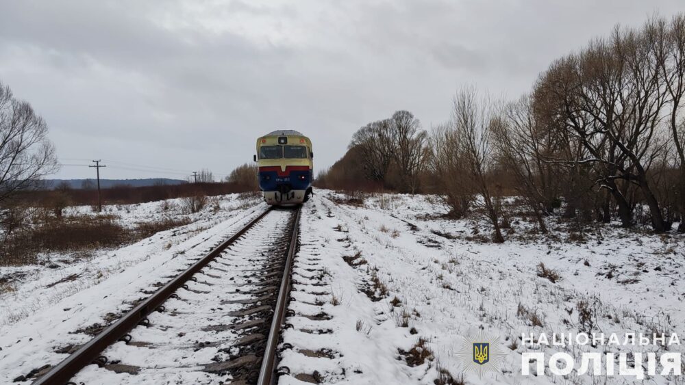 Внаслідок наїзду потяга на Львівщині помер чоловік