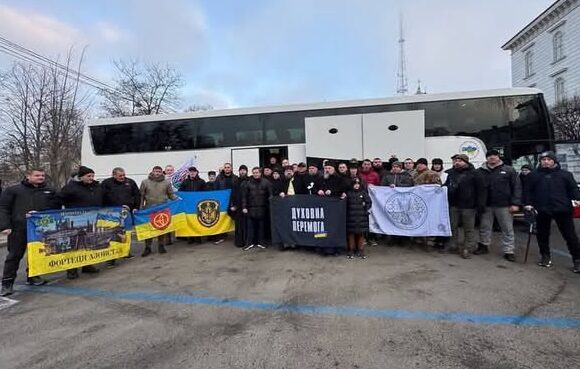 25 захисників зі Львівщини вдруге вирушили на Святу гору Афон