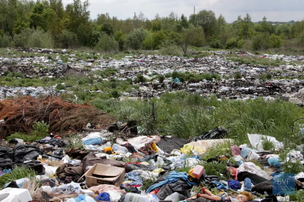 Посадовця зі Львівщини підозрюють у недбалості через забруднення земель на 57 млн грн