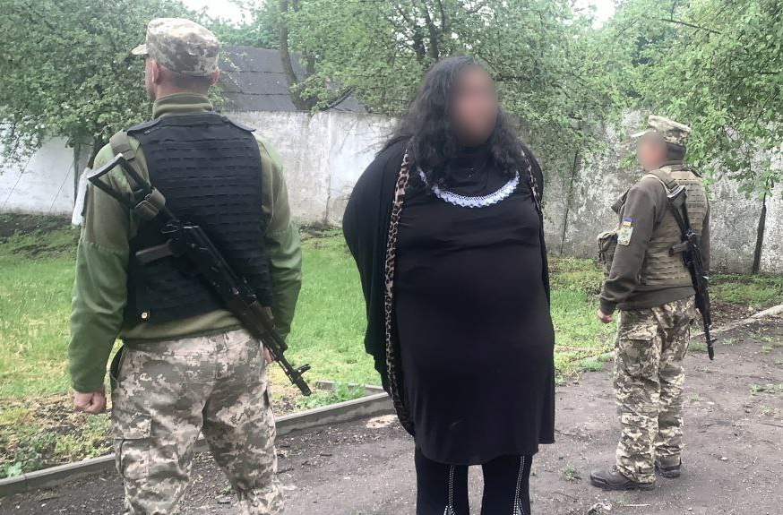 26-річний мешканець Львівщини намагався потрапити за кордон під виглядом жінки