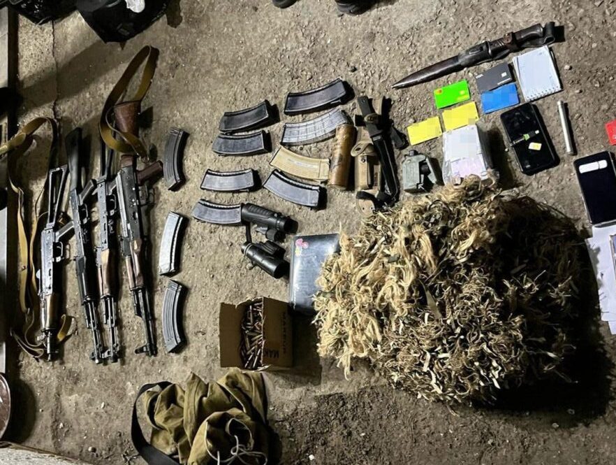 СБУ затримала торговців зброєю, яку відправляли на Львівщину поштою