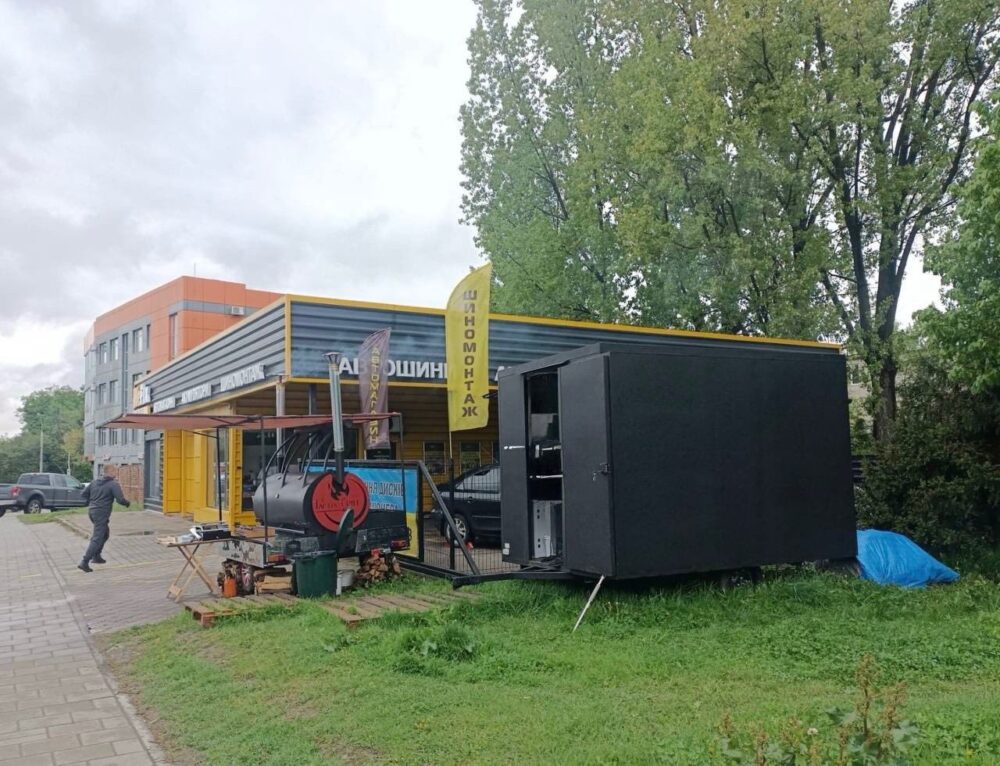 У Львові демонтували ще одну незаконну споруду