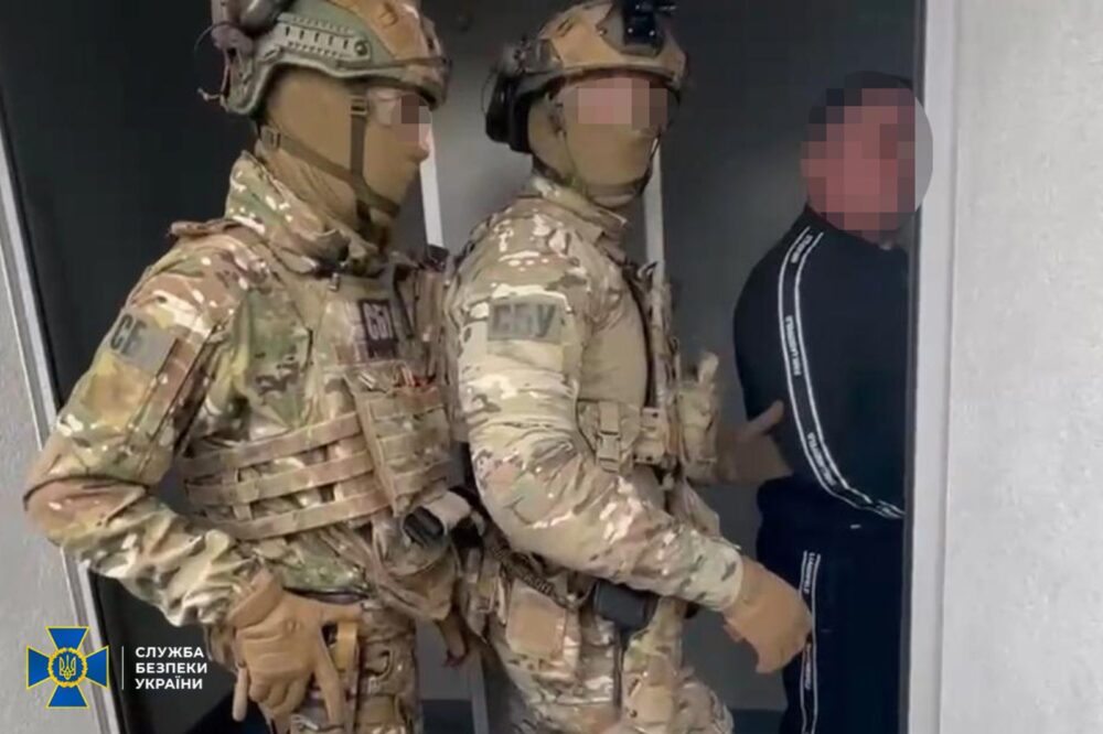 СБУ затримала дві банди на Львівщині, які вимагали у мешканців гроші за неіснуючі борги