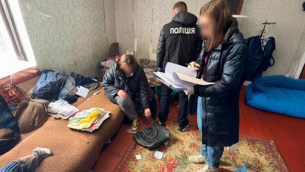 39-річна мешканка Львівщини ошукала військового майже на мільйон гривень