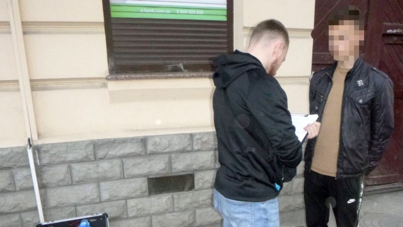 Львівський суд виніс вирок шахраю, який видурював гроші нібито на лікування родичів