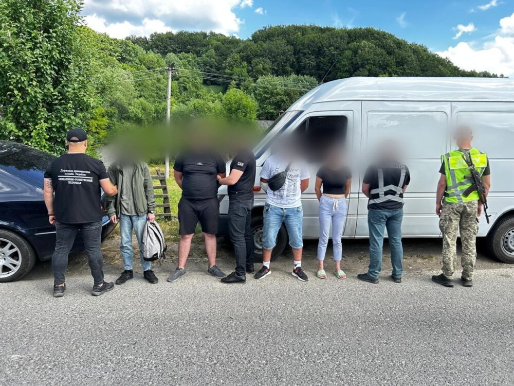 Львів’янин намагався незаконно потрапити до Румунії в авто під виглядом доставки хліба