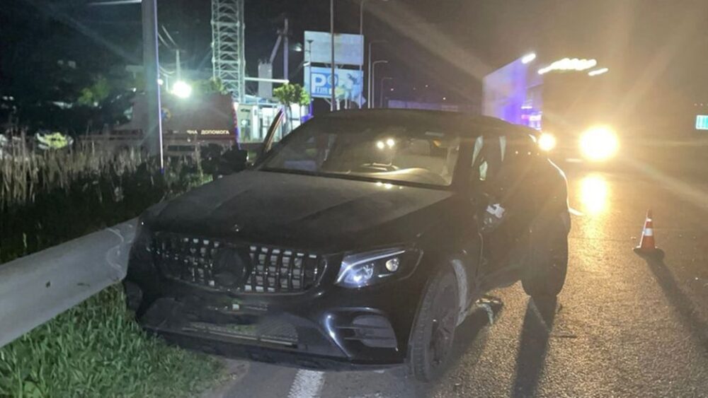 На Львівщині двоє людей отримали травми внаслідок аварії