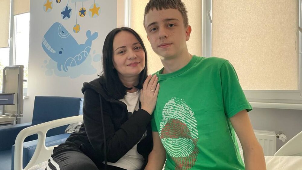 Львівські медики прооперували 14-річного хлопця з вродженою патологією судинної системи