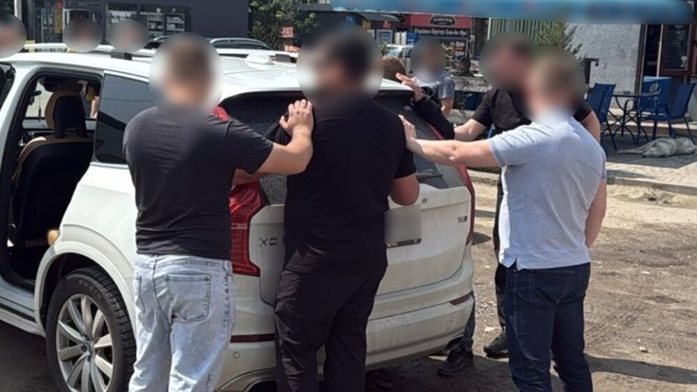 На Львівщині затримали родича військового за хабар заступнику командира