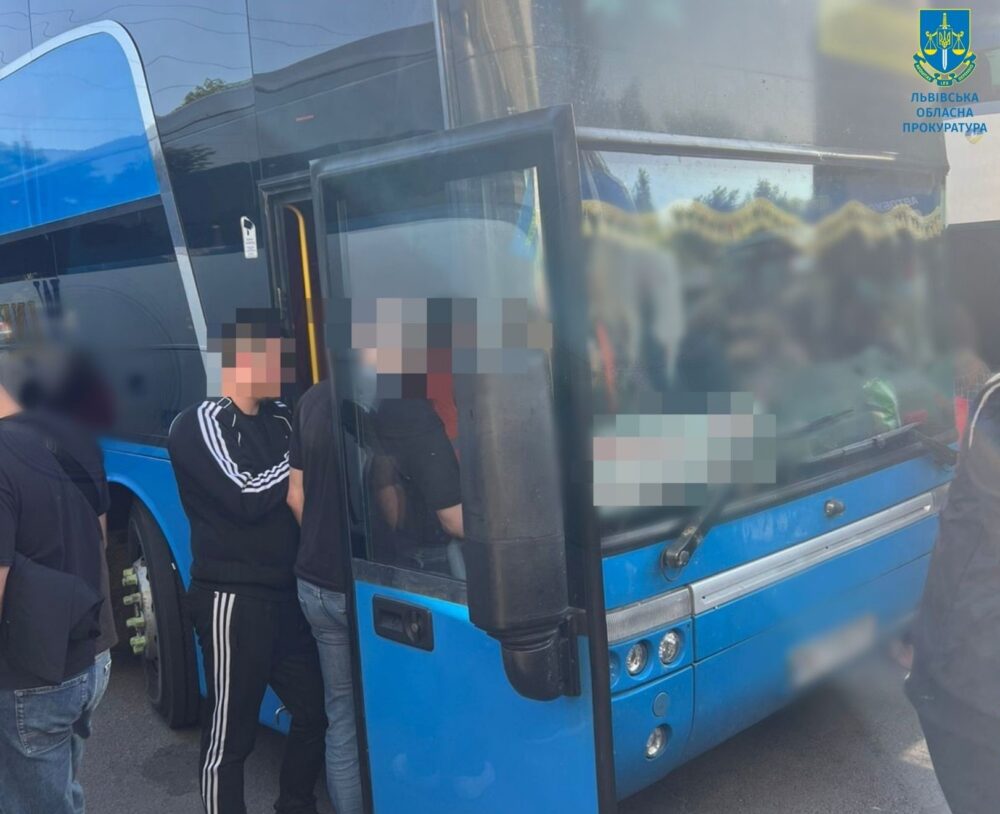 Поліція затримала на Львівщині чоловіка, який виготовляв фіктивні документи ухилянтам