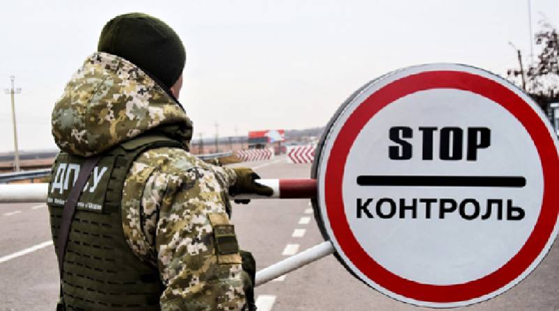 Суд у Львові виніс вирок прикордоннику, який брав хабарі за вивезення 200 тисяч євро за кордон