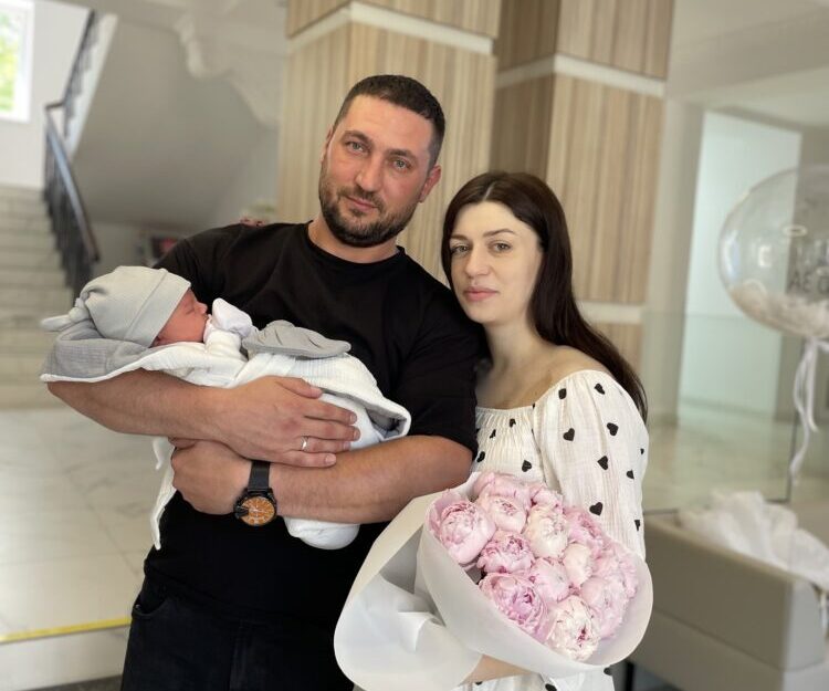 У родині військовго у Львові народився хлопчик вагою майже 5 кг