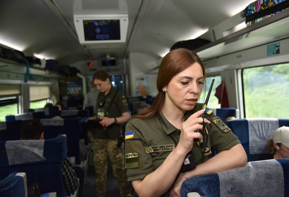 На Львівщині чоловік хотів виїхати за кордон через фіктивний шлюб із сестрою ексдружини