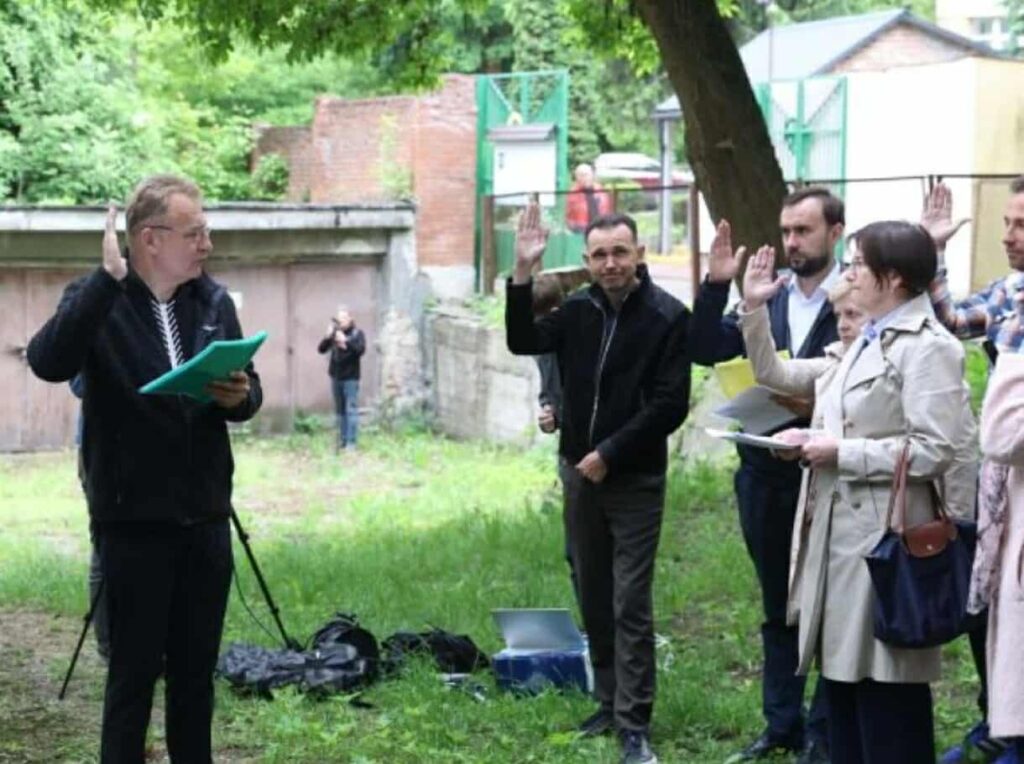 Як мешканці Львова борються із дозволами міської ради на скандальні проєкти