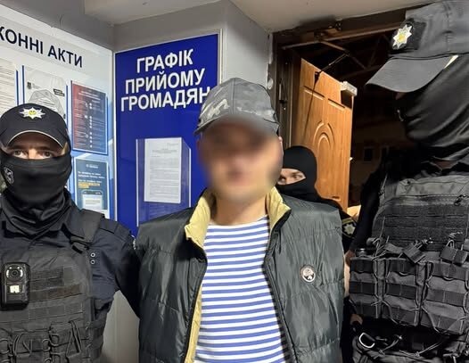 Львів’янин, який пограбував магазин, побив поліцейського під час затримання
