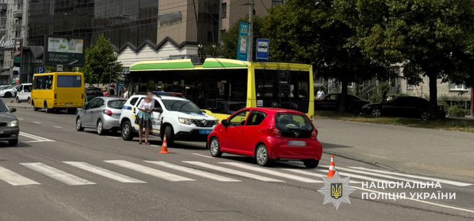 55-річна водійка у Львові збила пенсіонерку, яка переходила на червоне