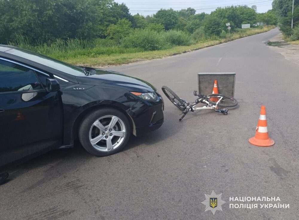Поблизу Львова водійка легковика збила 50-річного велосипедиста