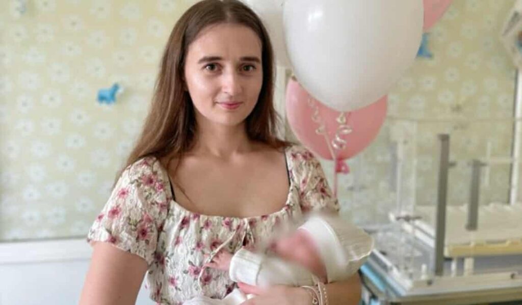 Медики у Львові виходили немовля, яке народилося з вагою 600 грамів